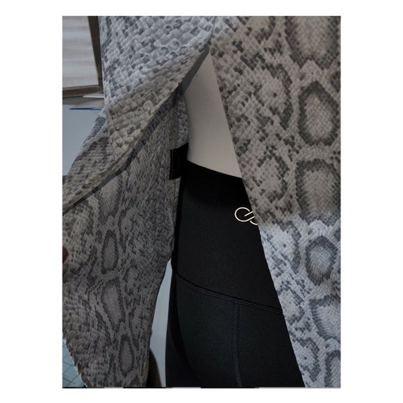 ATTENTION Snakeskin Split Back Shell Tank NWT! - Size XS - Picture 12 of 16